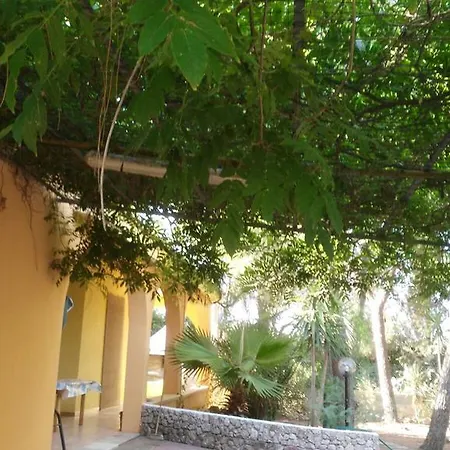 Semesterbostad Casa Vacanze La Pineta Taviano (Lecce)